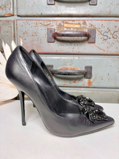 W Shoe Size 38.5 (7.5 US) Versace Black Leather Medusa Head Heels