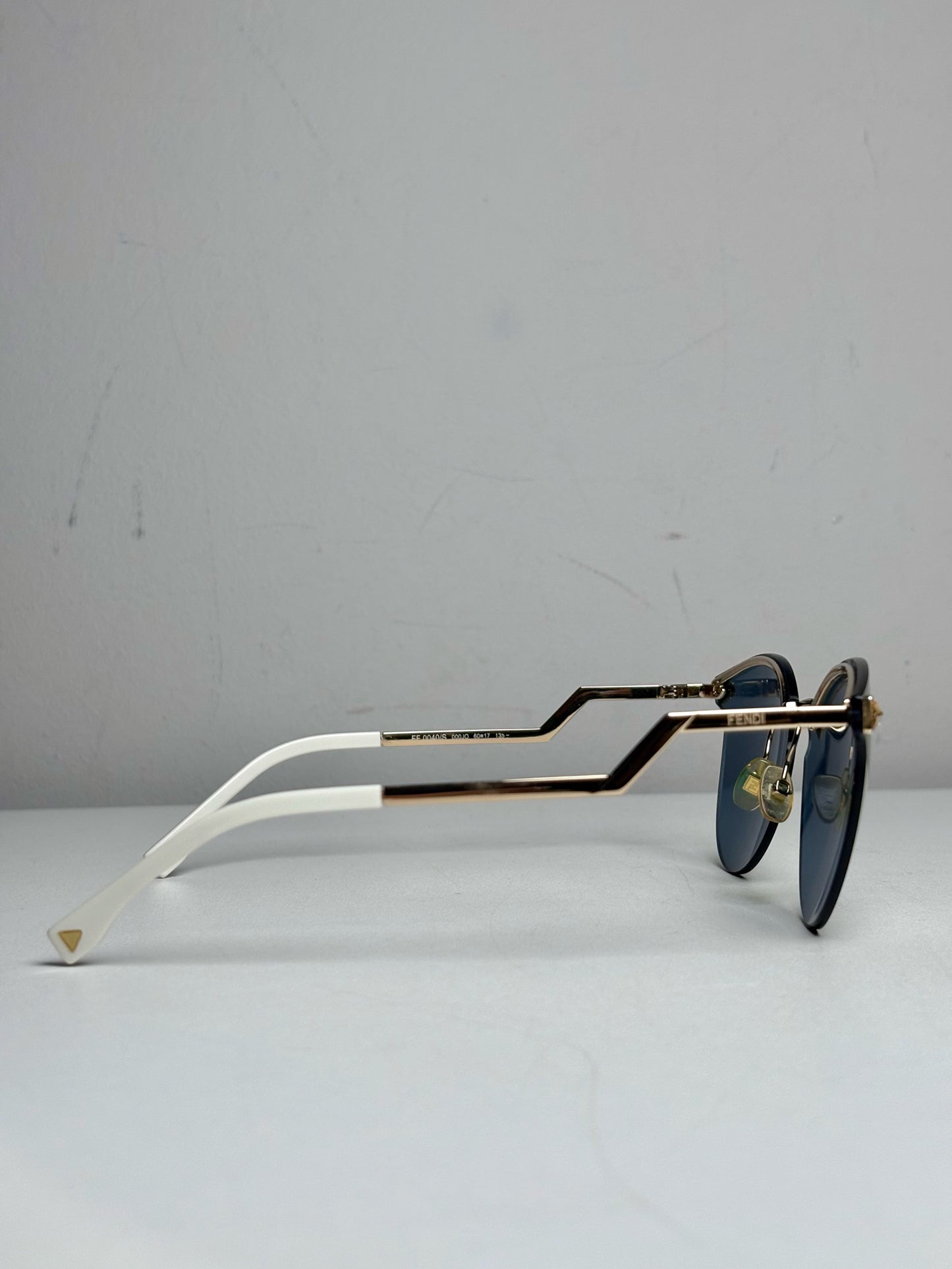 Fendi 0040/S Frameless Zig Zag Temples Women's Pre-owned Gold Metal Sunglasses