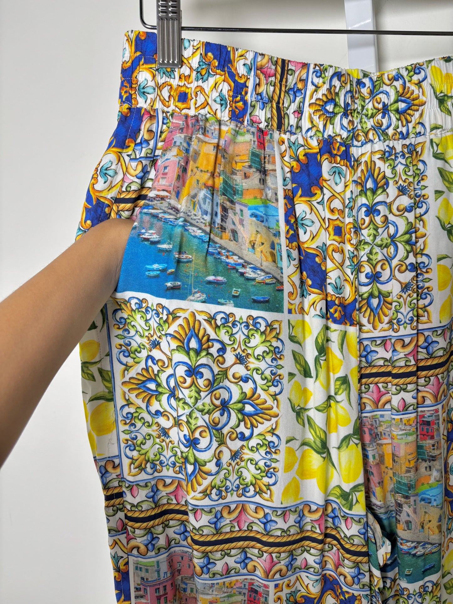 Women Size S Terez Multi-Color Europe, Lemons, Fleur de Lis NWT Pants