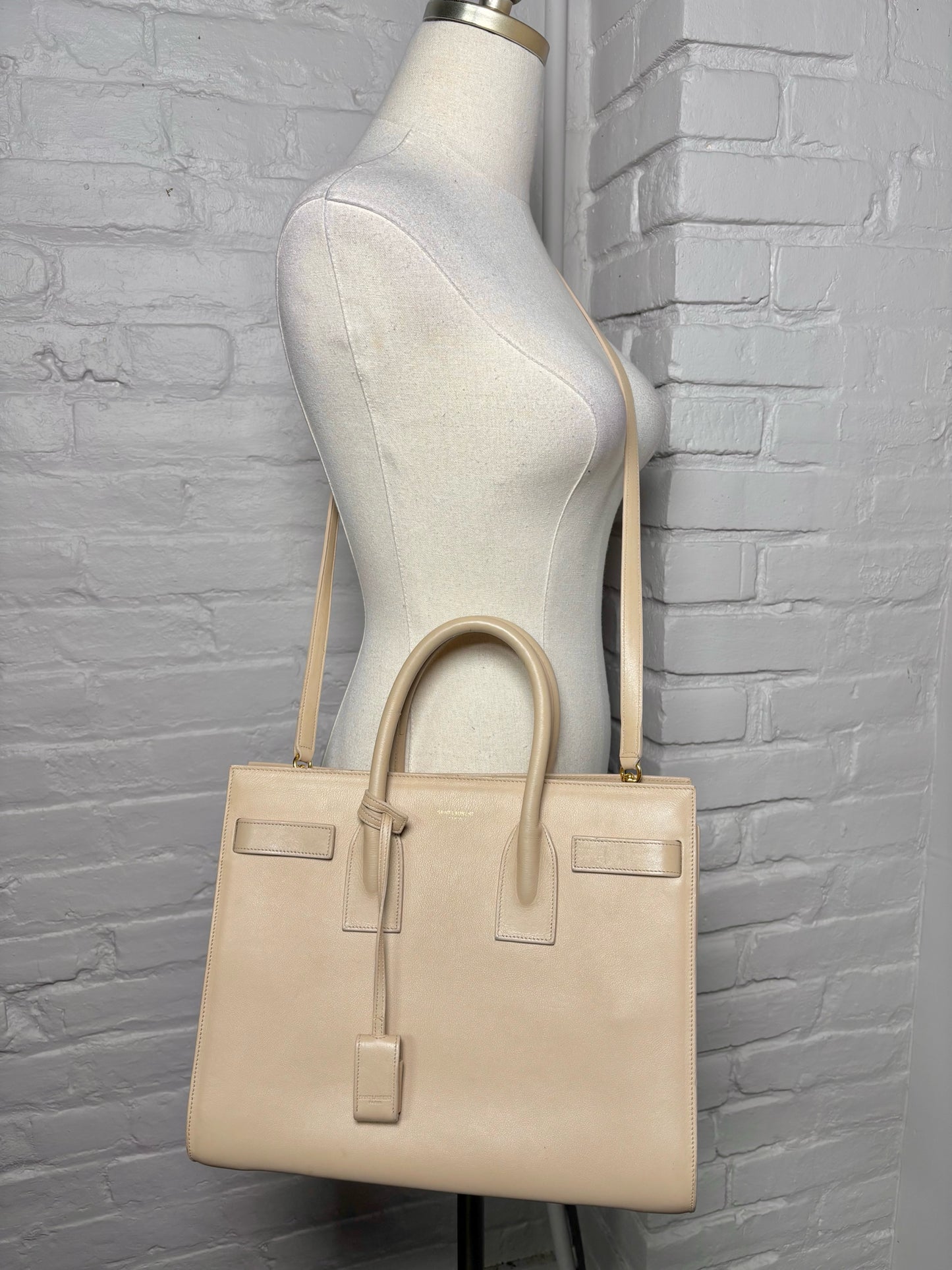 Leather "Sac De Jour" Saint Laurent Solid Cream Calfskin Medium Purse