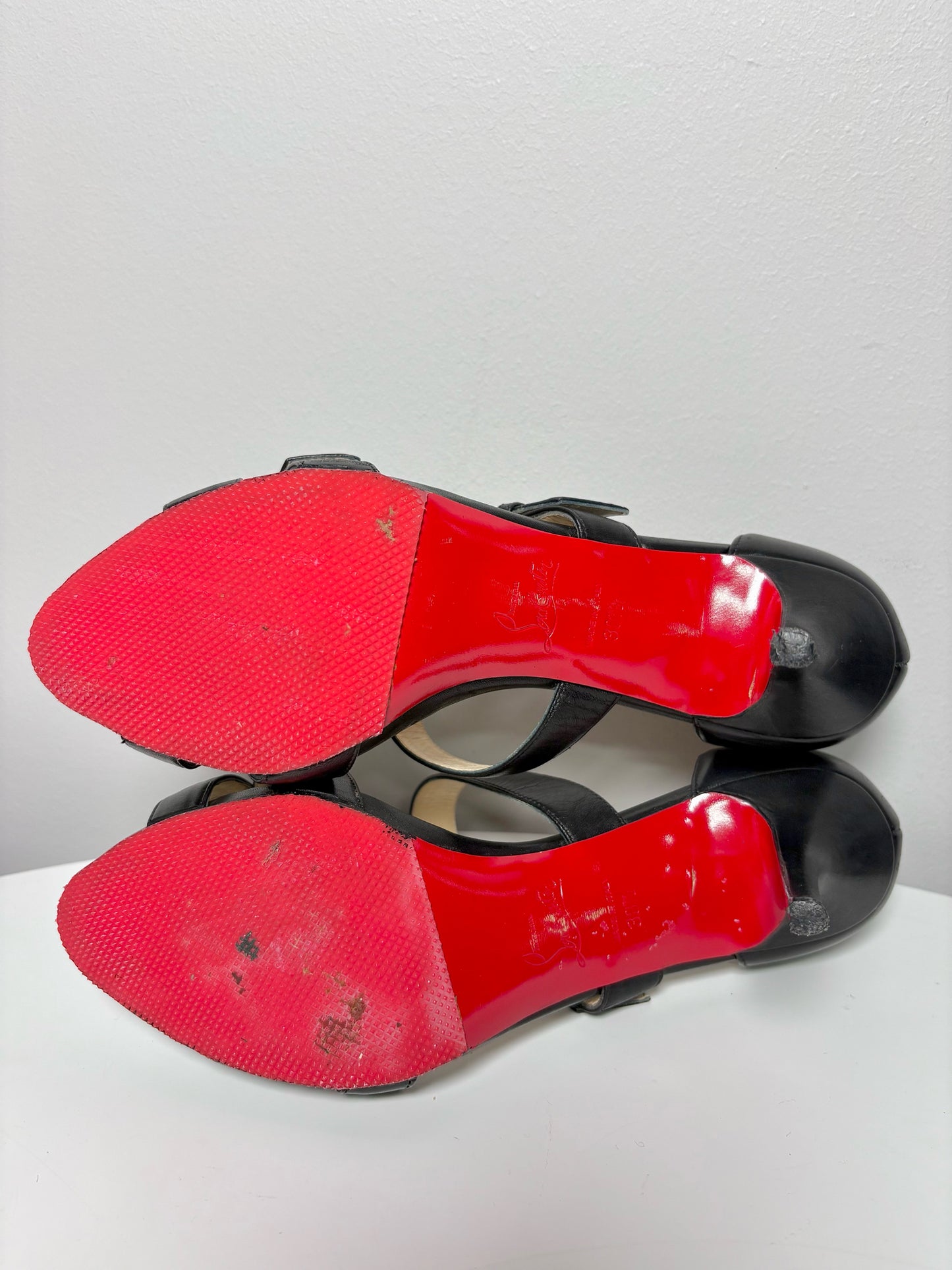 W Shoe Size 38.5 (8.5) Christian Louboutin Black Leather Heels