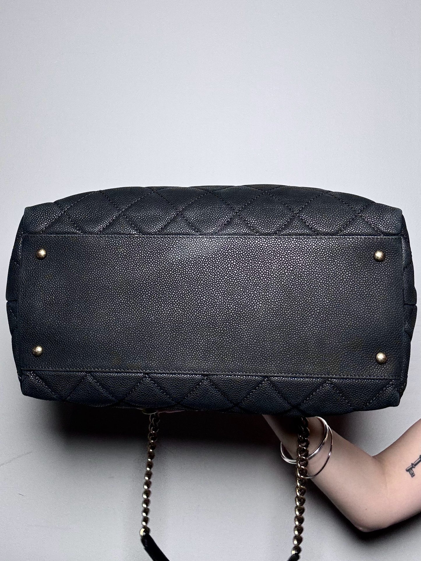 Leather Chanel Quilted Vintage Pre-owned Black Large Purse