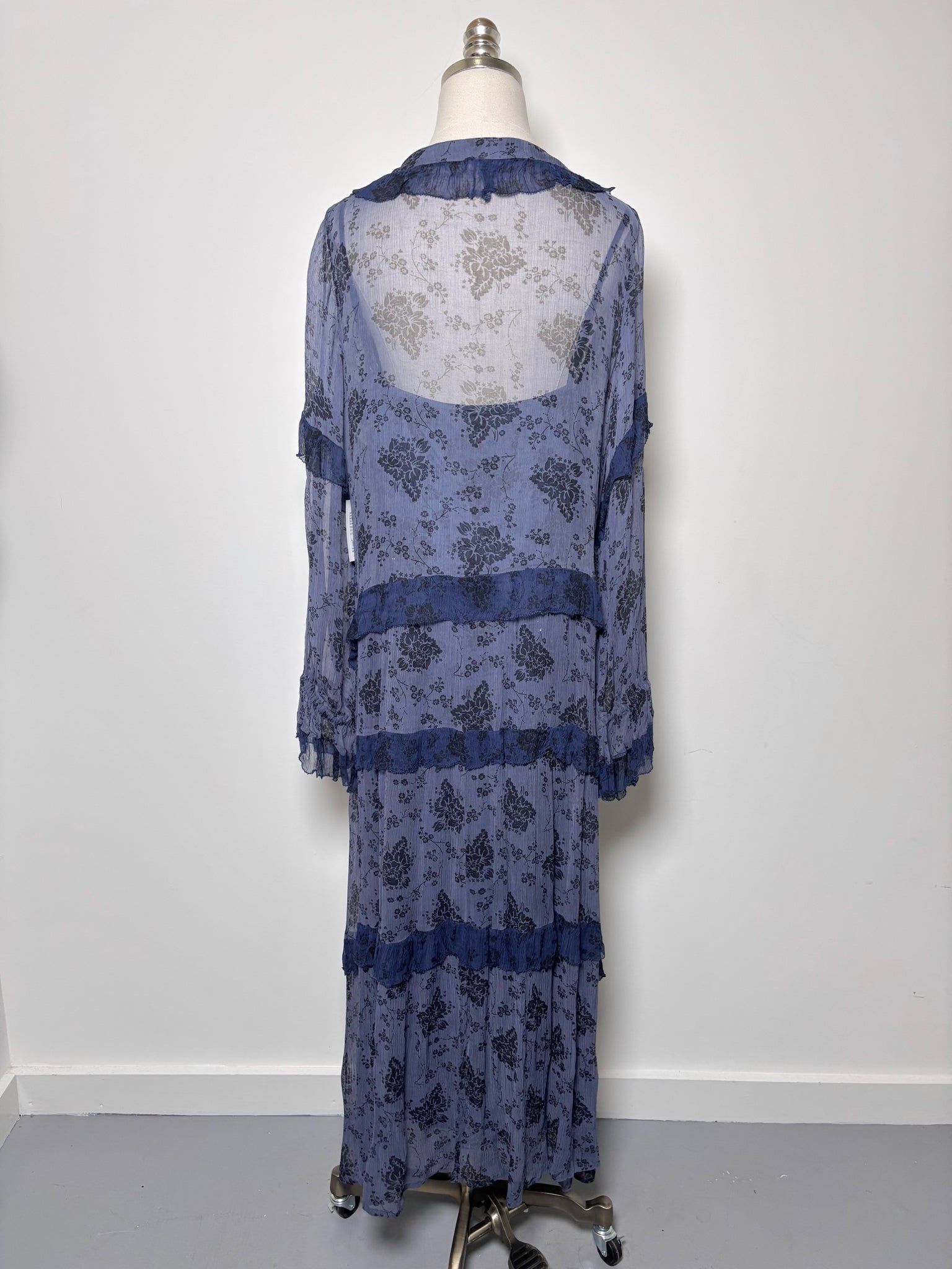 Women Size L Sundance Blue, Black Floral Print Cupro Dress VIDA STYLE SHOP Women Size L Sundance Blue, Black Floral Print Cupro Dress VIDA STYLE SHOP
