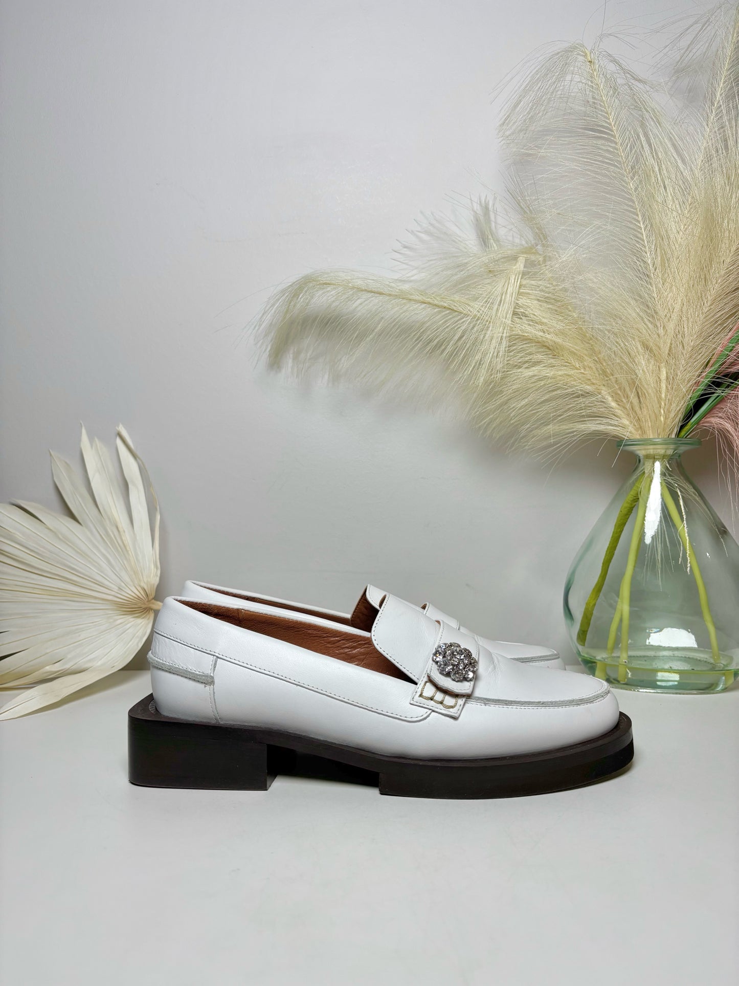 W Shoe Size 8 Ganni White Leather Cowhide NWOT Loafers