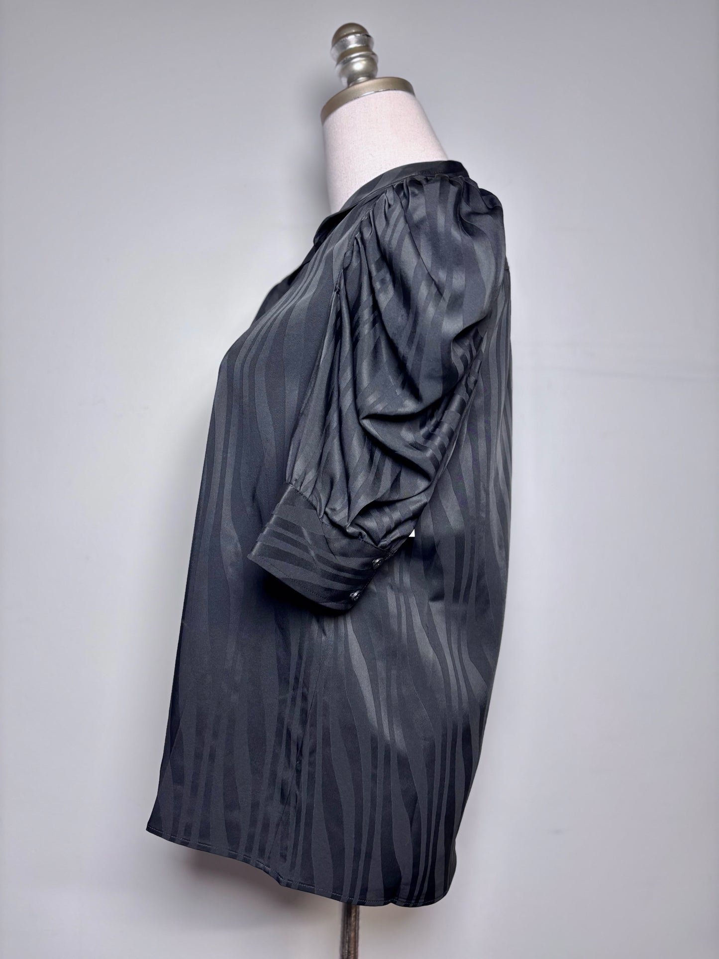 Women Size SP Frame Black Shiny Gillian Pre-owned, NWT Blouse