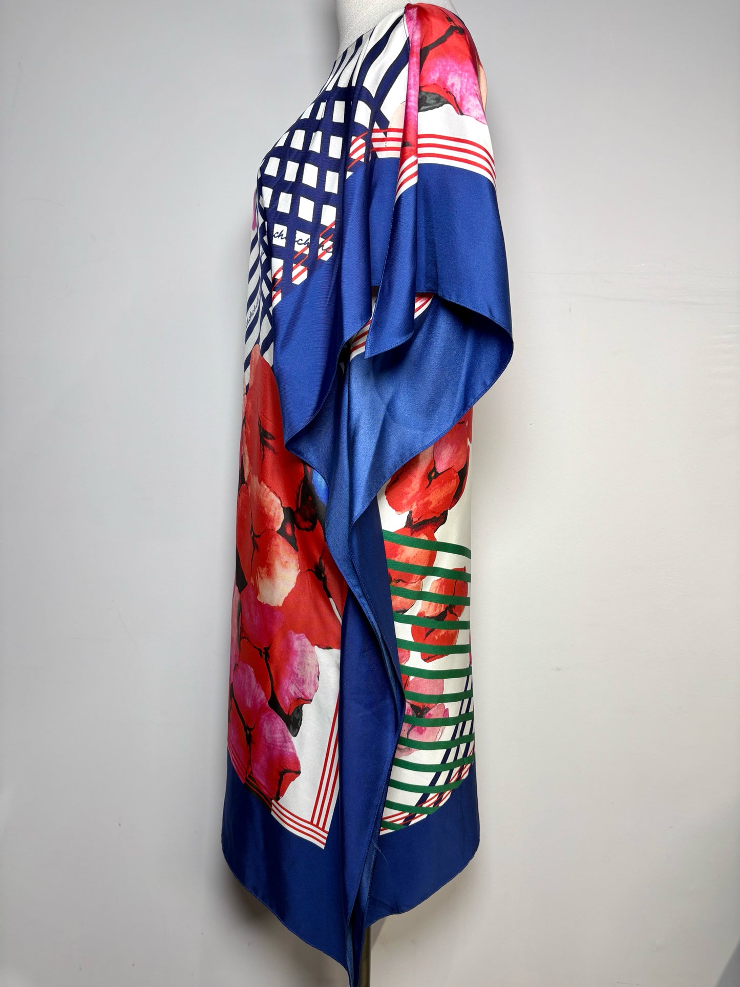 Women Size XS CH Carolina Herrera blue,white,red,pink 100% Silk Top