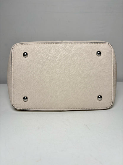 Women's Kazar Studio Cream Pebble Leather Pre-Owned Small Dumpling Purse