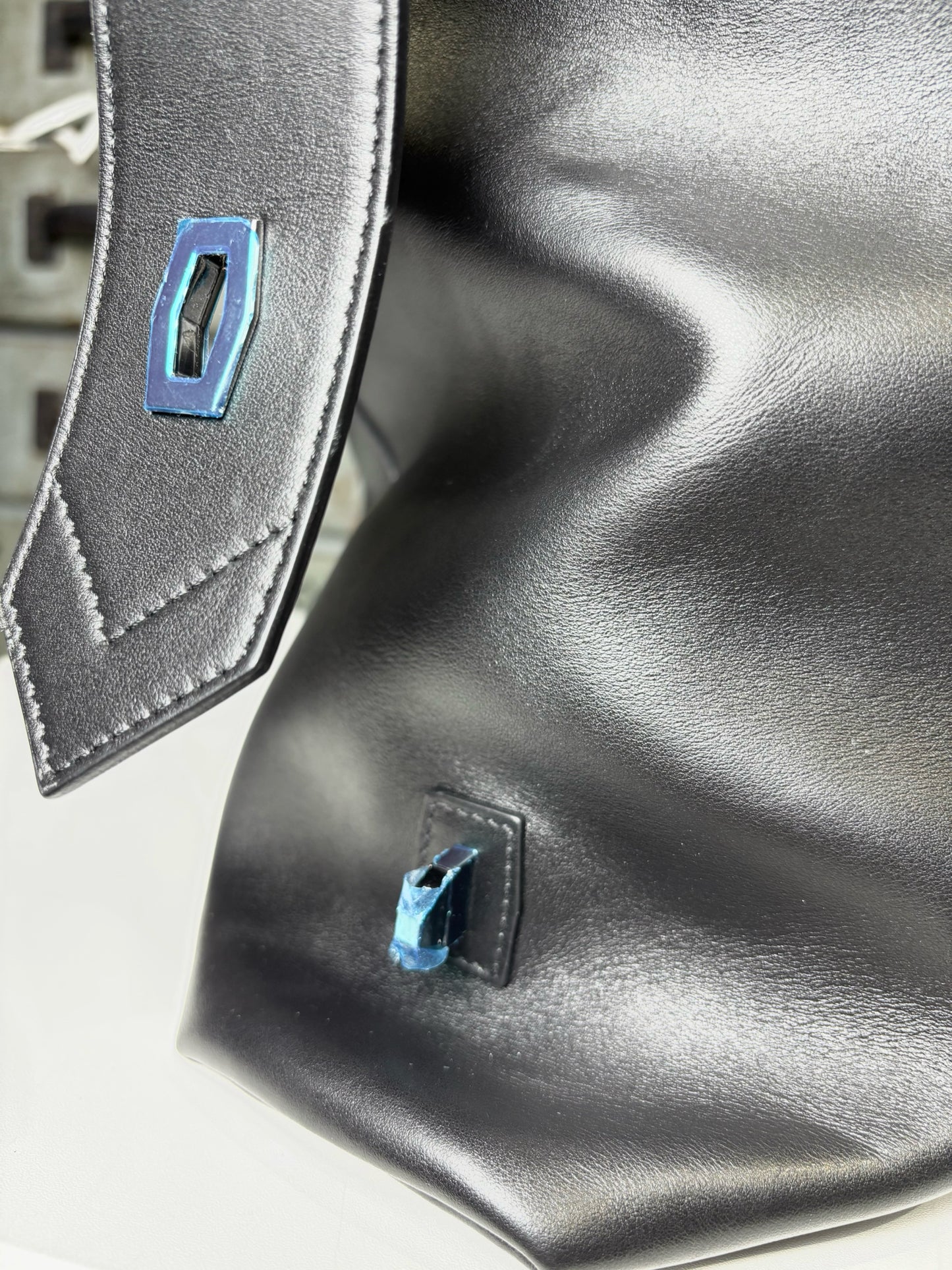 Givenchy Solid Leather Black Calfskin Antigona Large Tote