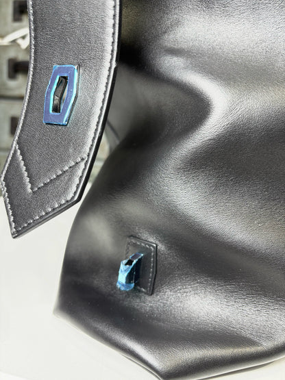 Givenchy Solid Leather Black Calfskin Antigona Large Tote