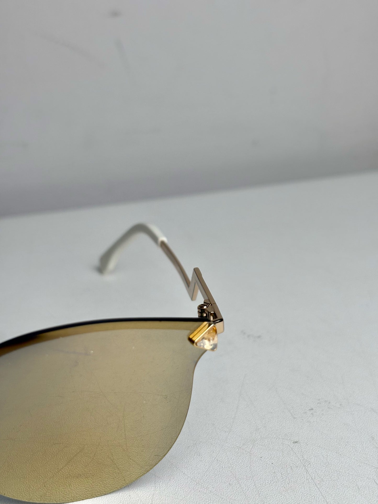Fendi 0040/S Frameless Zig Zag Temples Women's Pre-owned Gold Metal Sunglasses