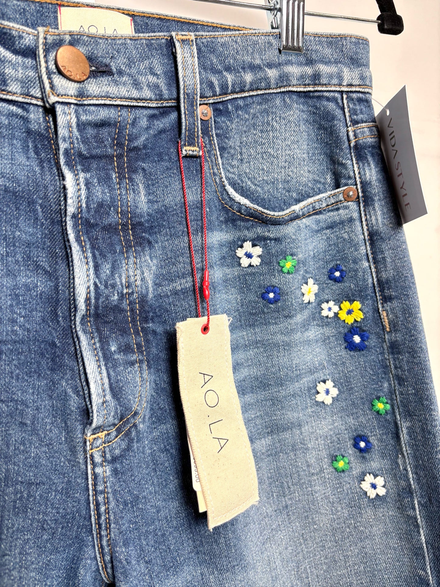 Women Size 28 (6) AO.LA Blue Embroidered Jeans