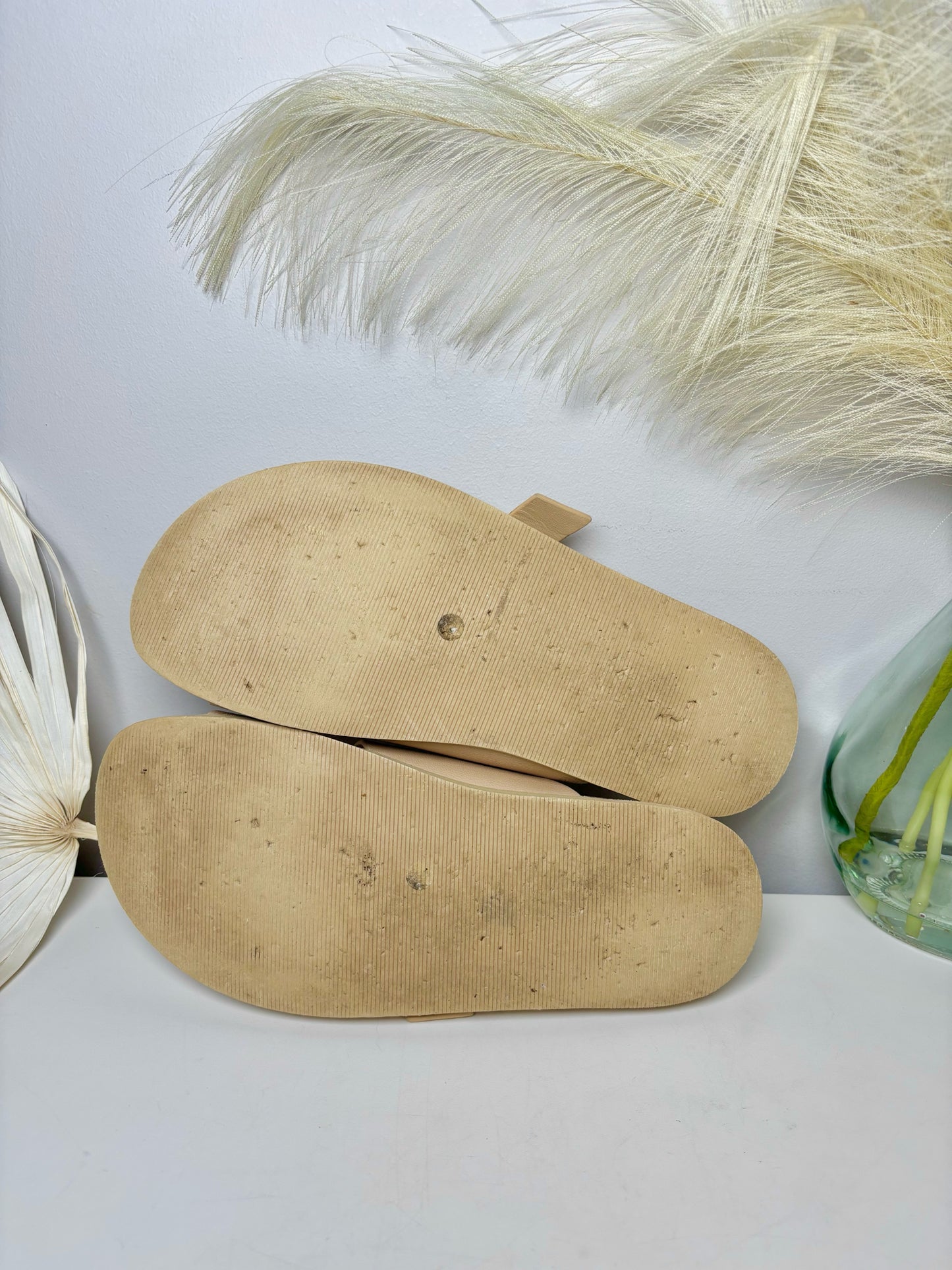 W Shoe Size 7 Marion Parke Bone Leather Cowhide Slip-on Sandals
