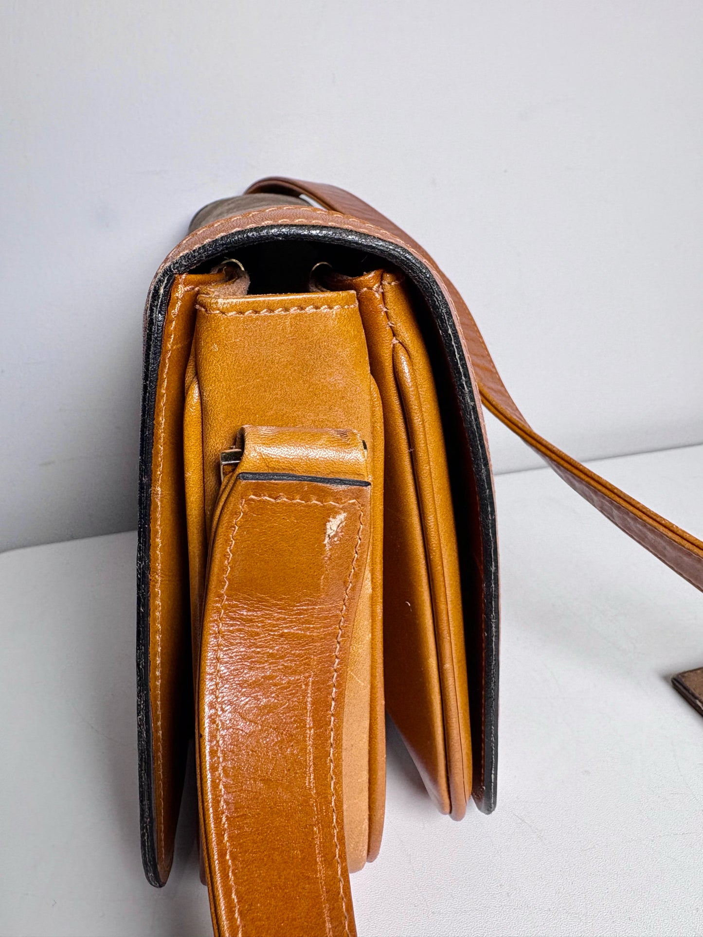 Umberto Italy Vintage Suede, Cowhide Leather Pre-owned Caramel, Beige Purse