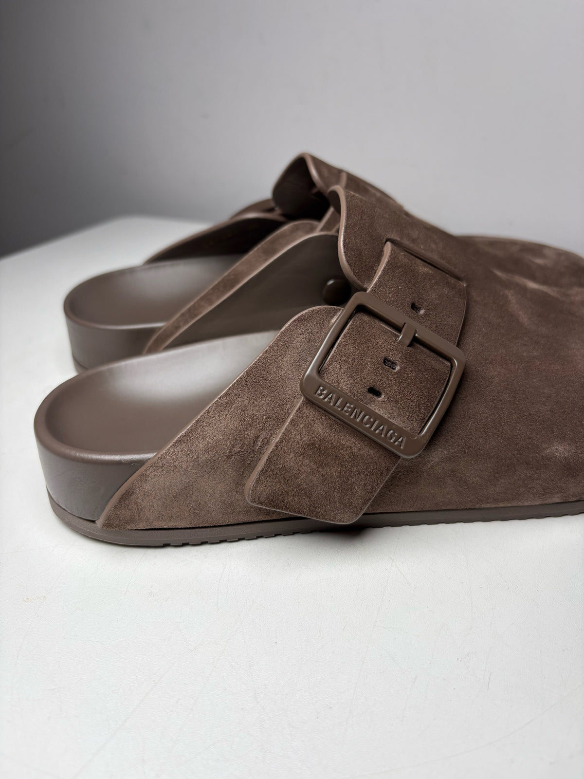 Women's Shoe Size 40 Authentic Balenciaga Sunday Mules Brown Suede Leather Pre-Owned Slip-Ons