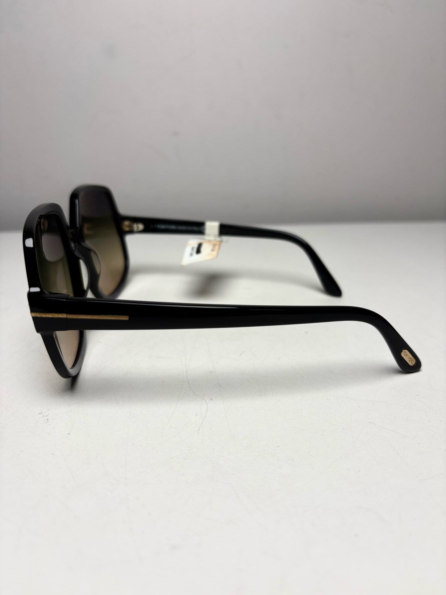 Tom Ford Women's NWT, Pre-owned Black Acetate Sunglasses