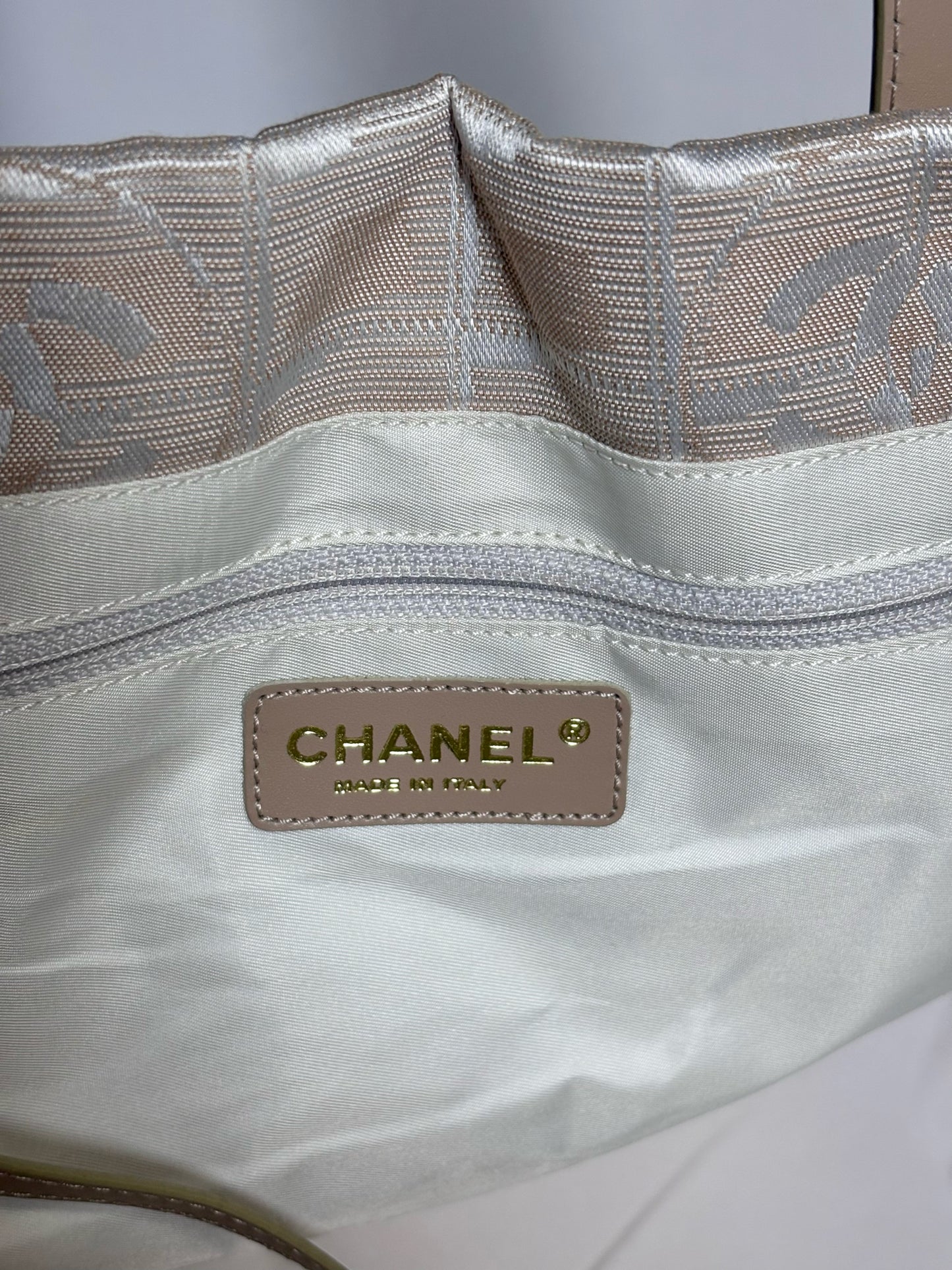 Chanel Jacquard, Monogram Vintage Nylon Canvas Pre-owned Cream Medium Purse