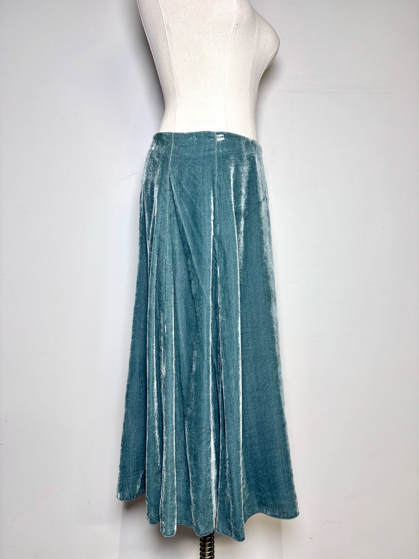 Women Size 38 (M US) Tomorrowland Seafoam Green Velvet Pre-owned, NWT Skirt