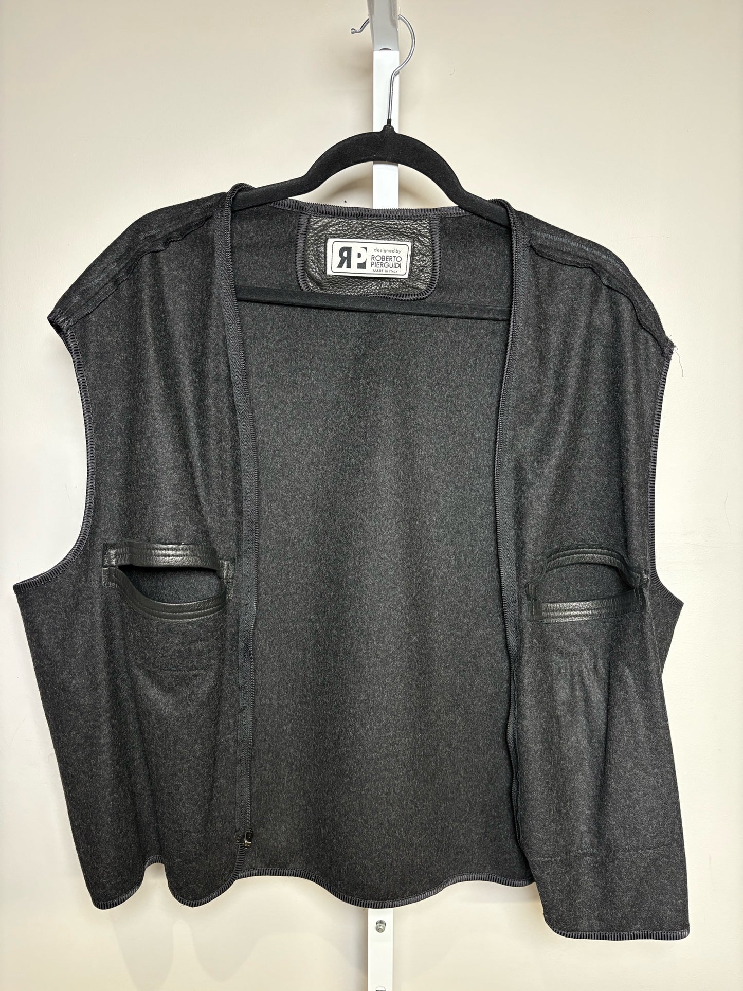 Men Size 54 IT (US 44 / XL Est.) Roberto Pierguidi Black Pebble Leather Vintage Rare Pre-Owned Bomber Jacket