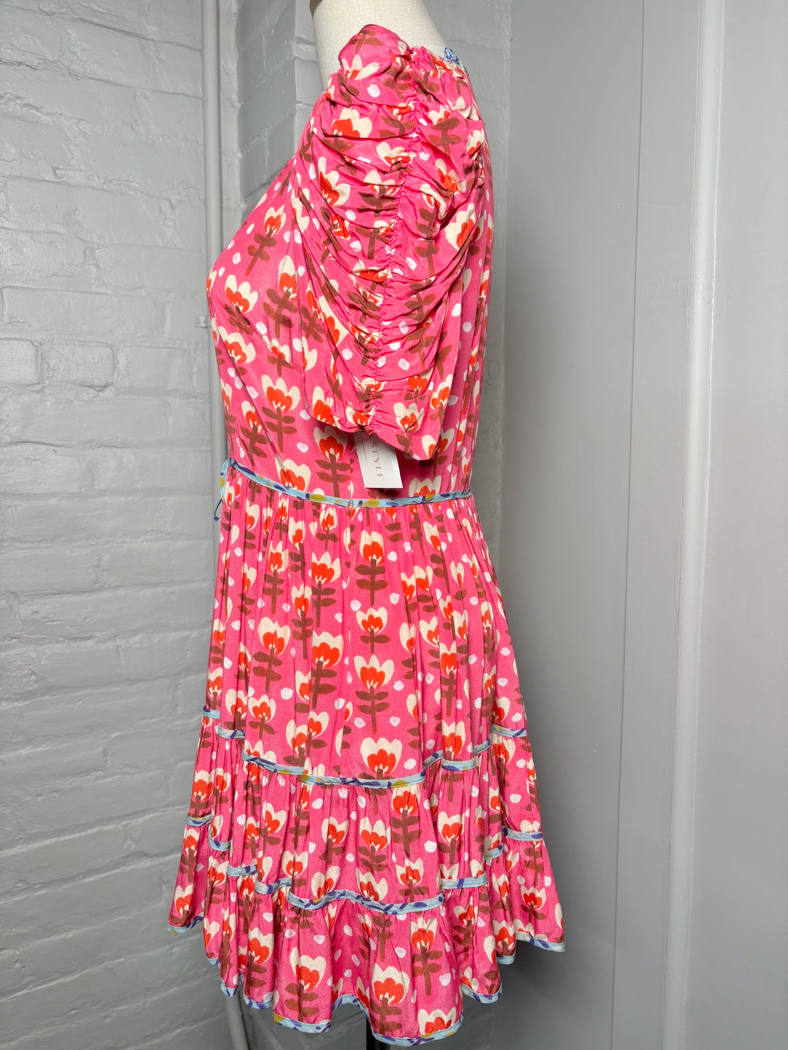 Women Size XS Celia B Pink Floral Print Dress Women Size XS Celia B Pink Floral Print Dress