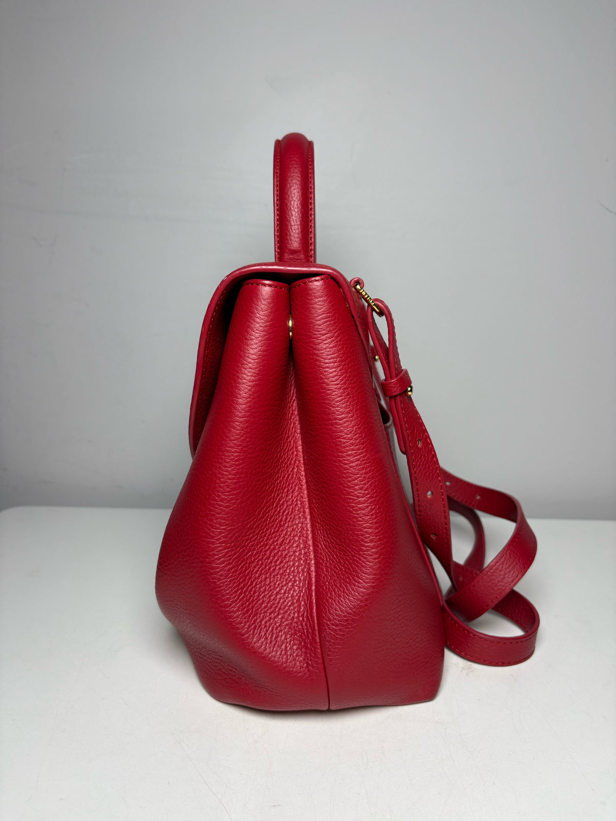 Women's Authentic Polène Numéro Un Red Pebbled Leather Pre-Owned Top Handle Crossbody Bag