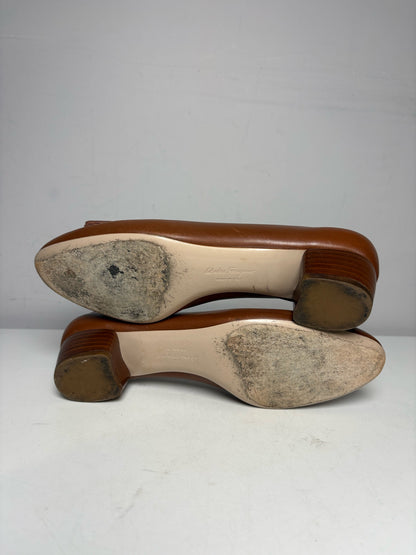 Women's Shoe Size 7 Salvatore Ferragamo Vara Caramel Leather Pre-Owned Pumps Heels
