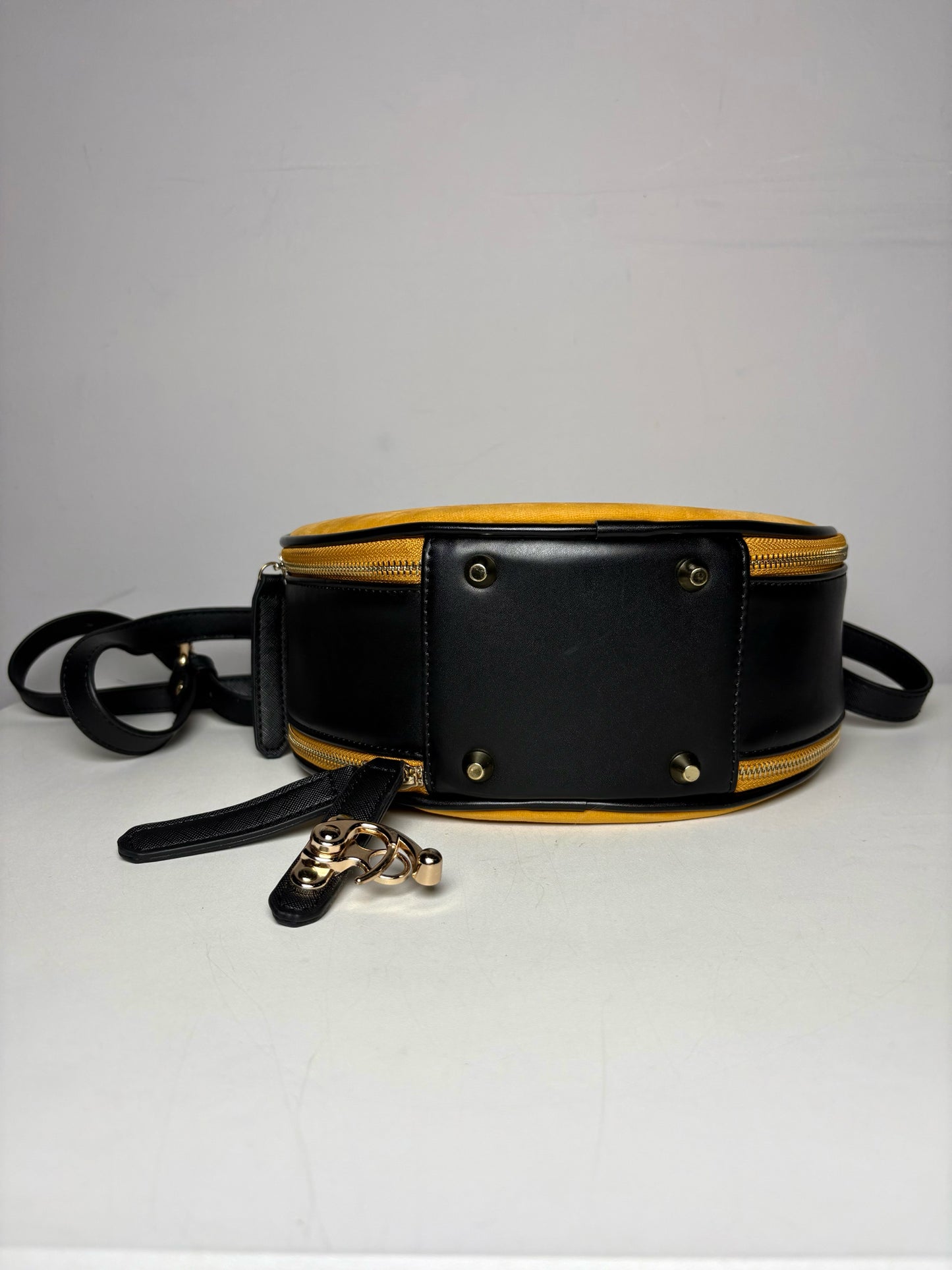 Ollie Quinn Suede Leather Pre-owned Black, Yellow Small Purse