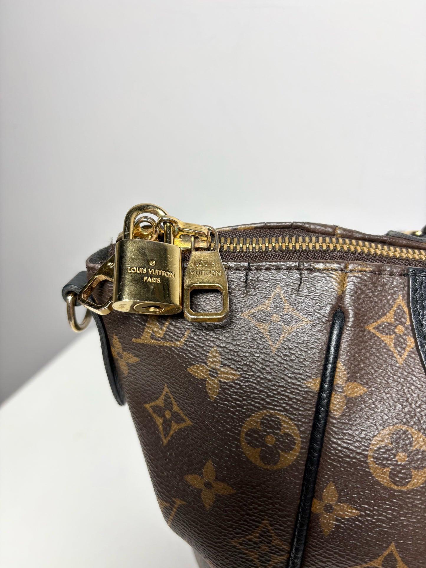 Women's Louis Vuitton Estrela MM Tote Monogram Coated Canvas Pre-owned Purse