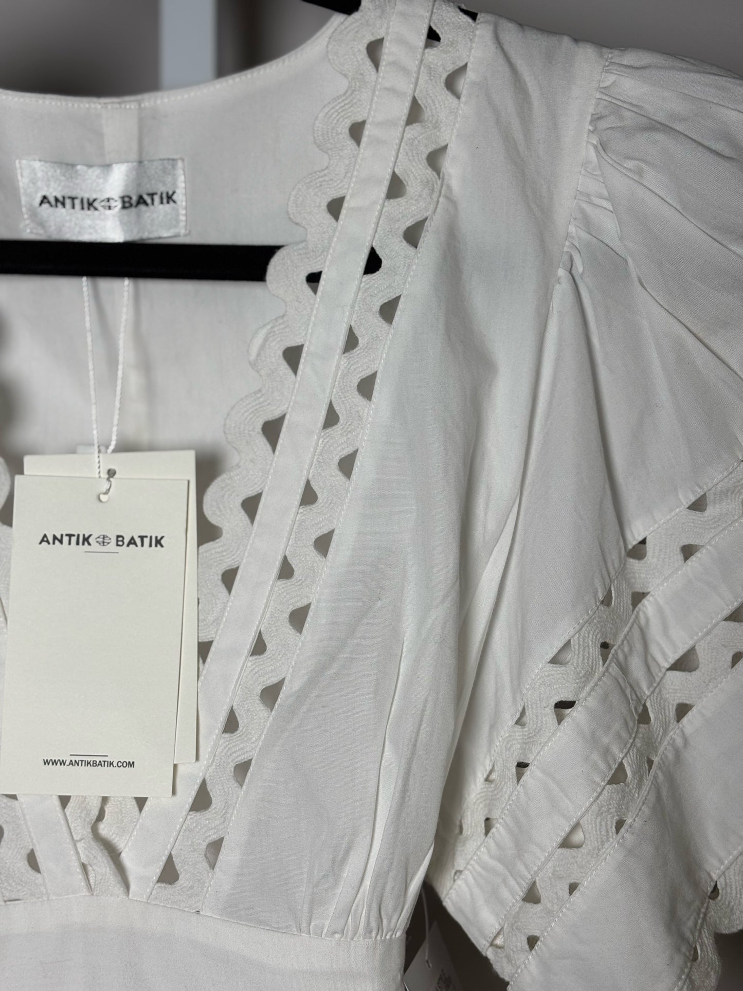 Women Size XS Antik Batik White Solid Cotton NWT Blouse