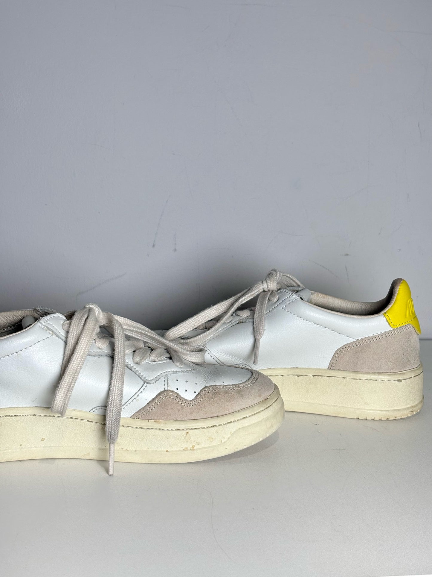 W Shoe Size 38 Autry Beige, White, Yellow Leather & Suede Women's Sneakers