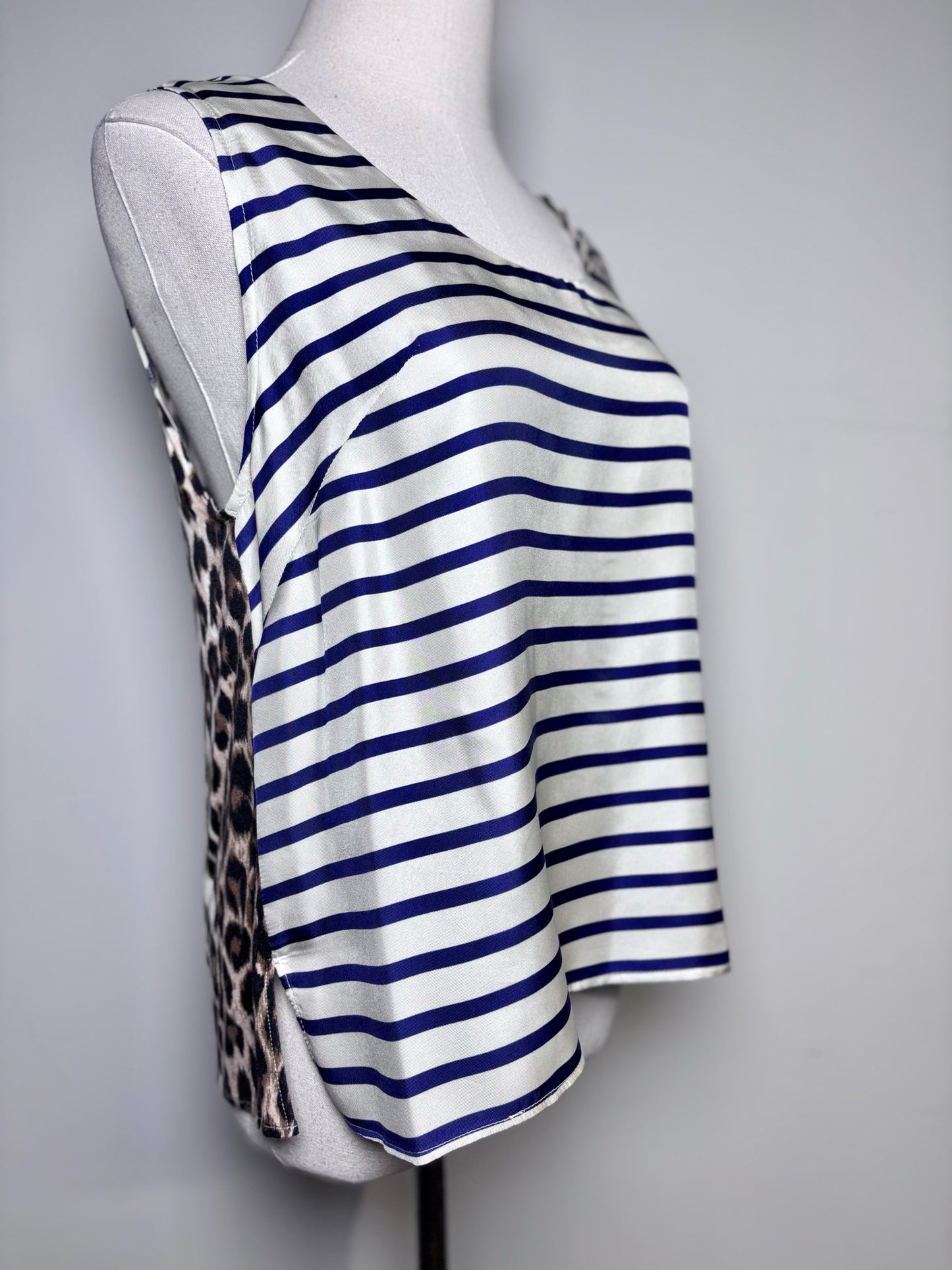 Women Size 2 La Prestic Ouiston Cream, Blue Striped, Animal Print 2 Piece Set