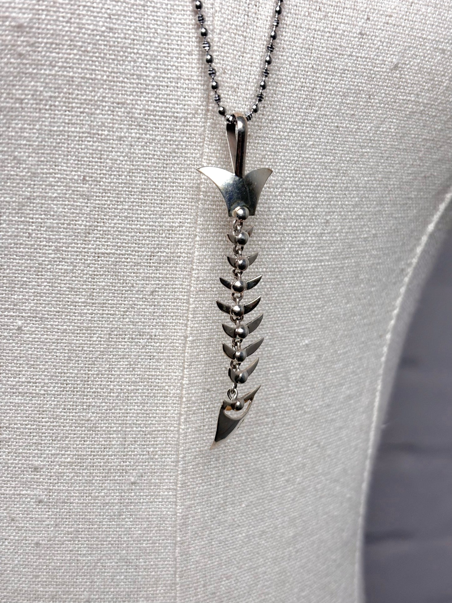 No Label Fish Skeleton Sterling Silver Diamond Cut Chain Necklace