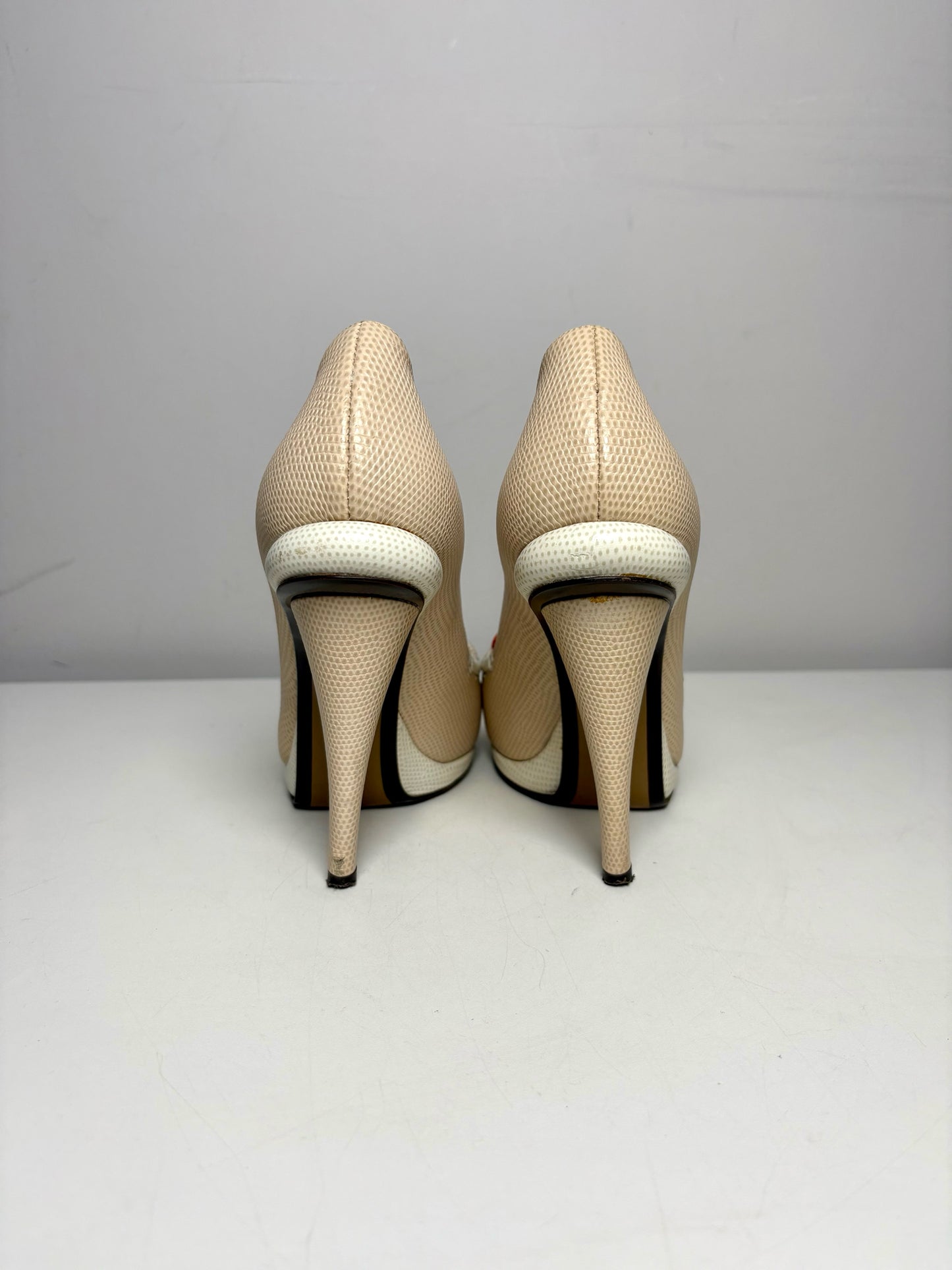 W Shoe Size 38.5 (7.5 US) Fendi Neutrals Lizard Embossed Leather Heels