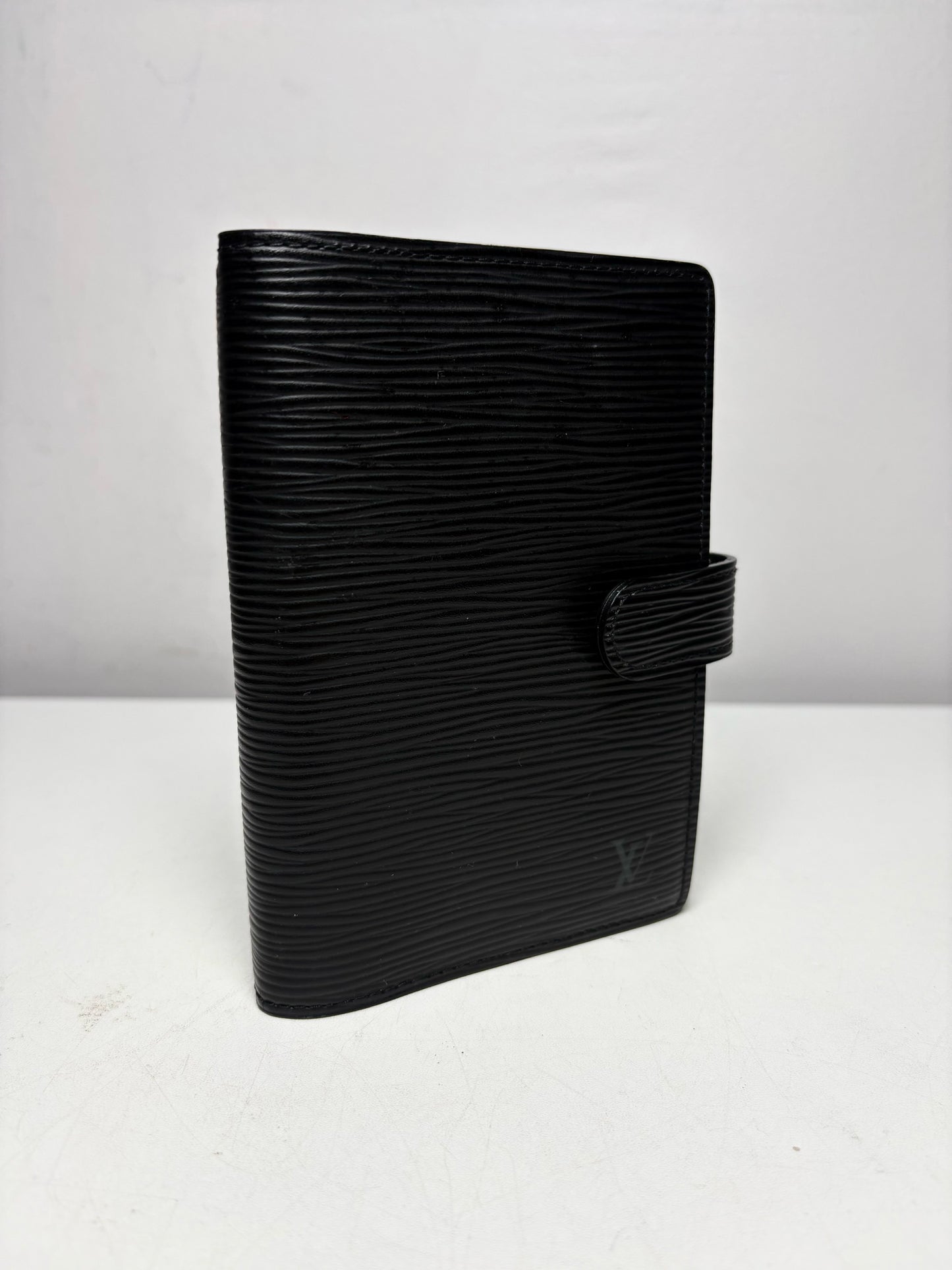 Louis Vuitton Black Epi Leather Small Pre-Owned 6-Ring Agenda Planner Wallet