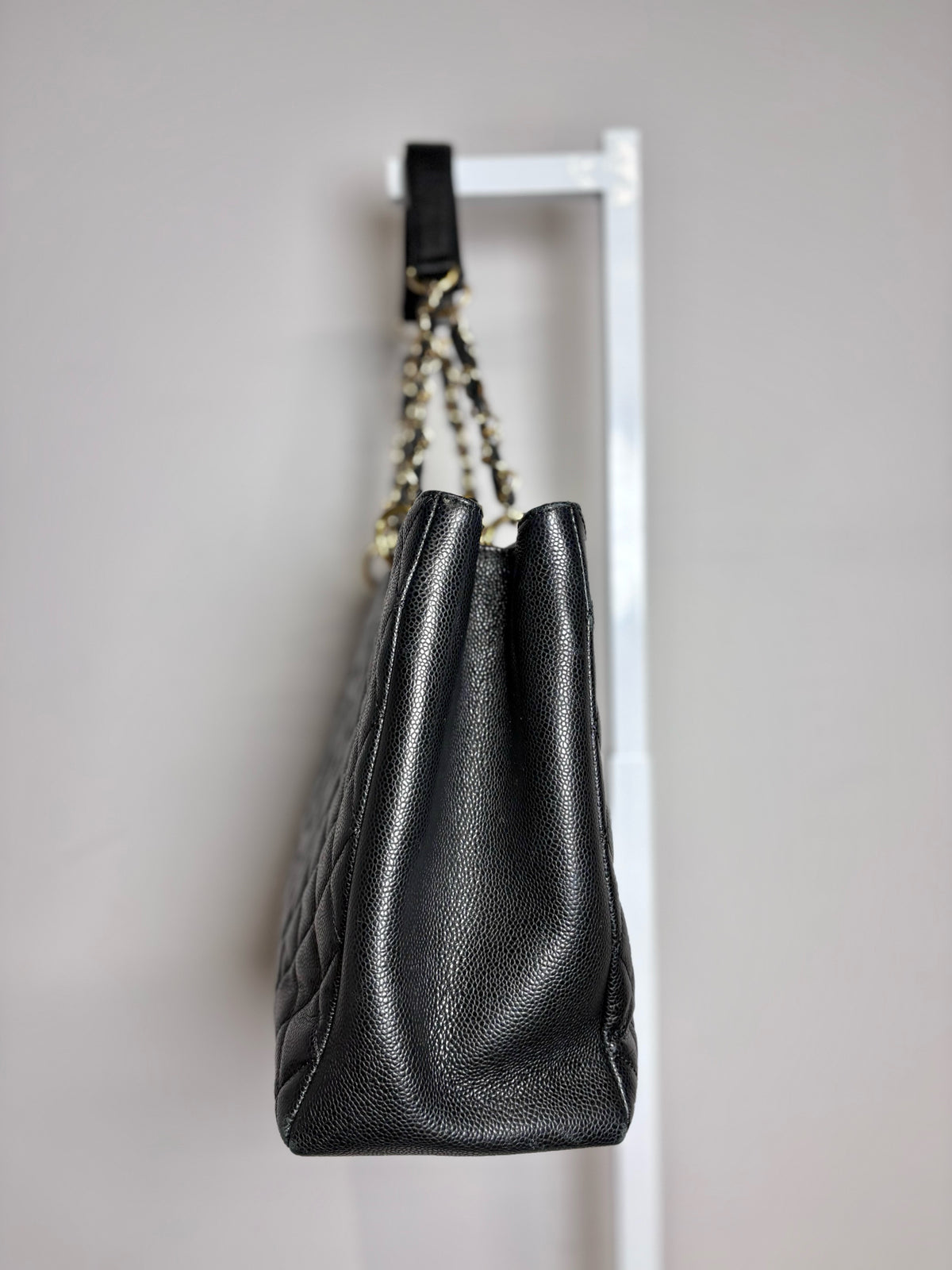 Chanel Extra Large GST Caviar Leather Black Quilted 16" Wide Pre-owned Tote
