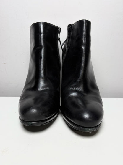 Women's Shoe Size 7 Stuart Weitzman Black Leather Pre-Owned Ankle Bootie Heels