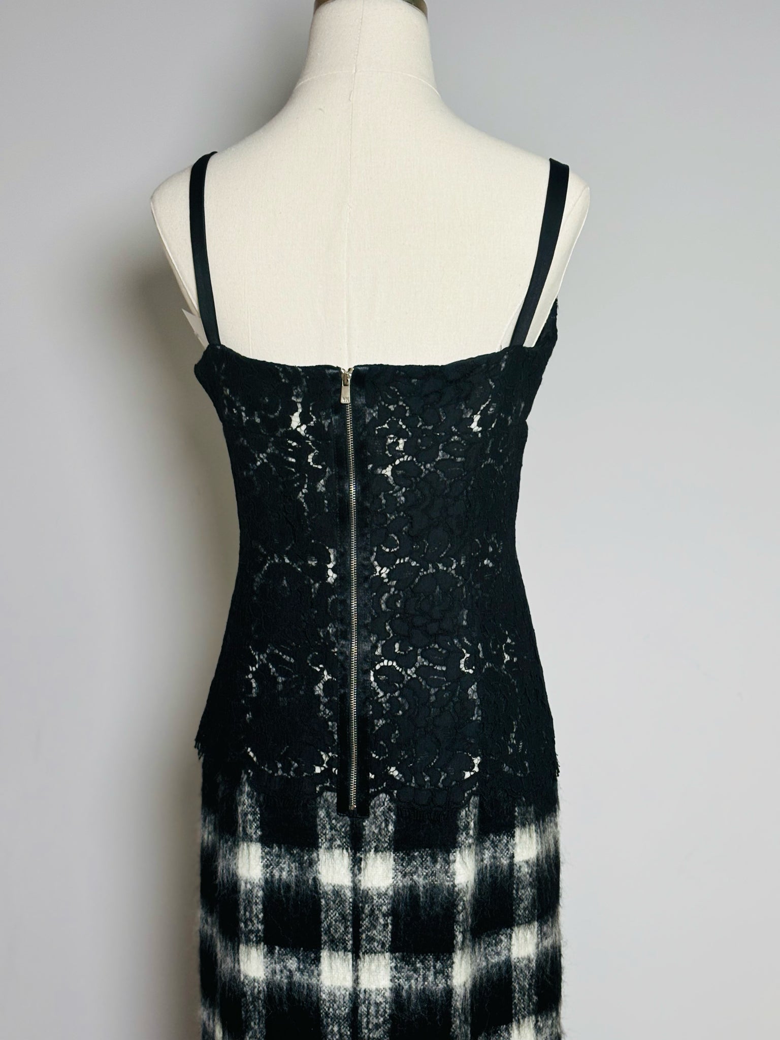 Women Size 6 Michael Kors Made in Italy Black, White Plaid Wool Skirt Lace Top Dress Women Size 6 Michael Kors Made in Italy Black, White Plaid Wool Skirt Lace Top Dress
