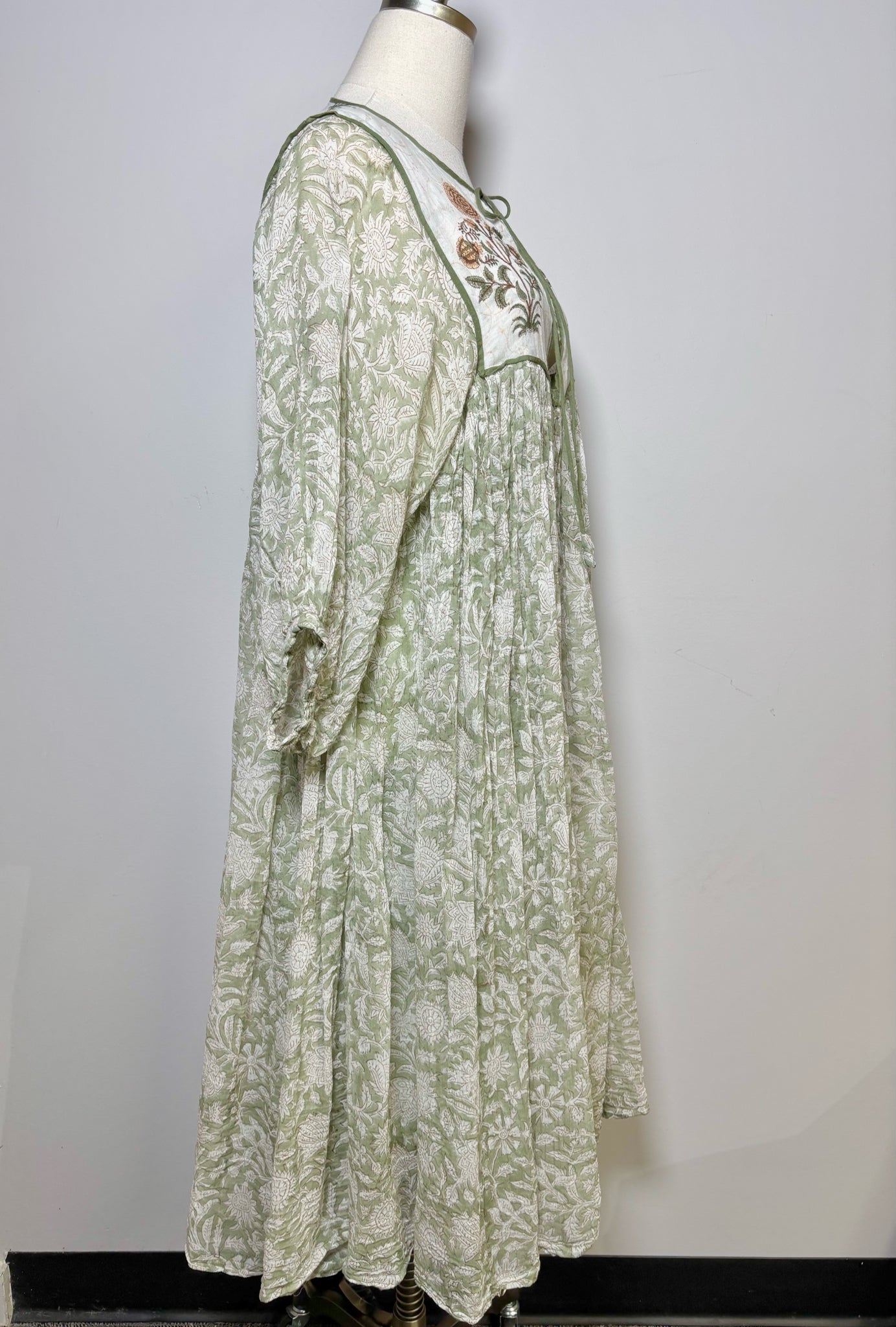 Women Size L Daughters of India Green Printed Floral Cotton Embroider Midi Dress
