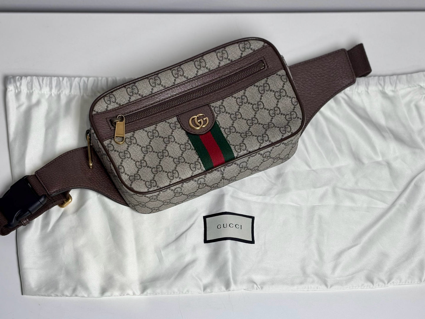 Gucci Monogram Coated Canvas Like-New Brown Small Purse
