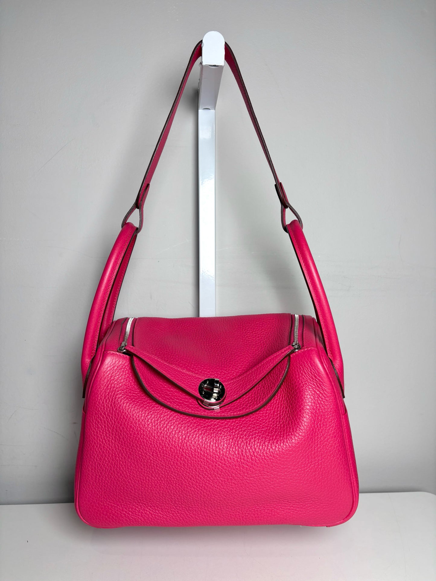 Women's Hermes Clemence Lindy 26 Pink Pre-owned Pink Pebble Grain Leather Purse