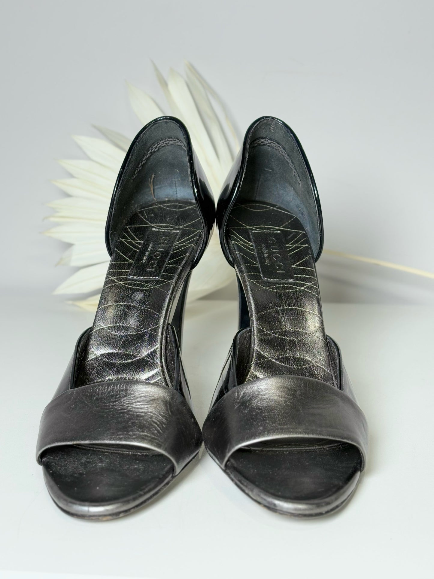 W Shoe Size 8 Gucci Black & Pewter Patent Leather Heels