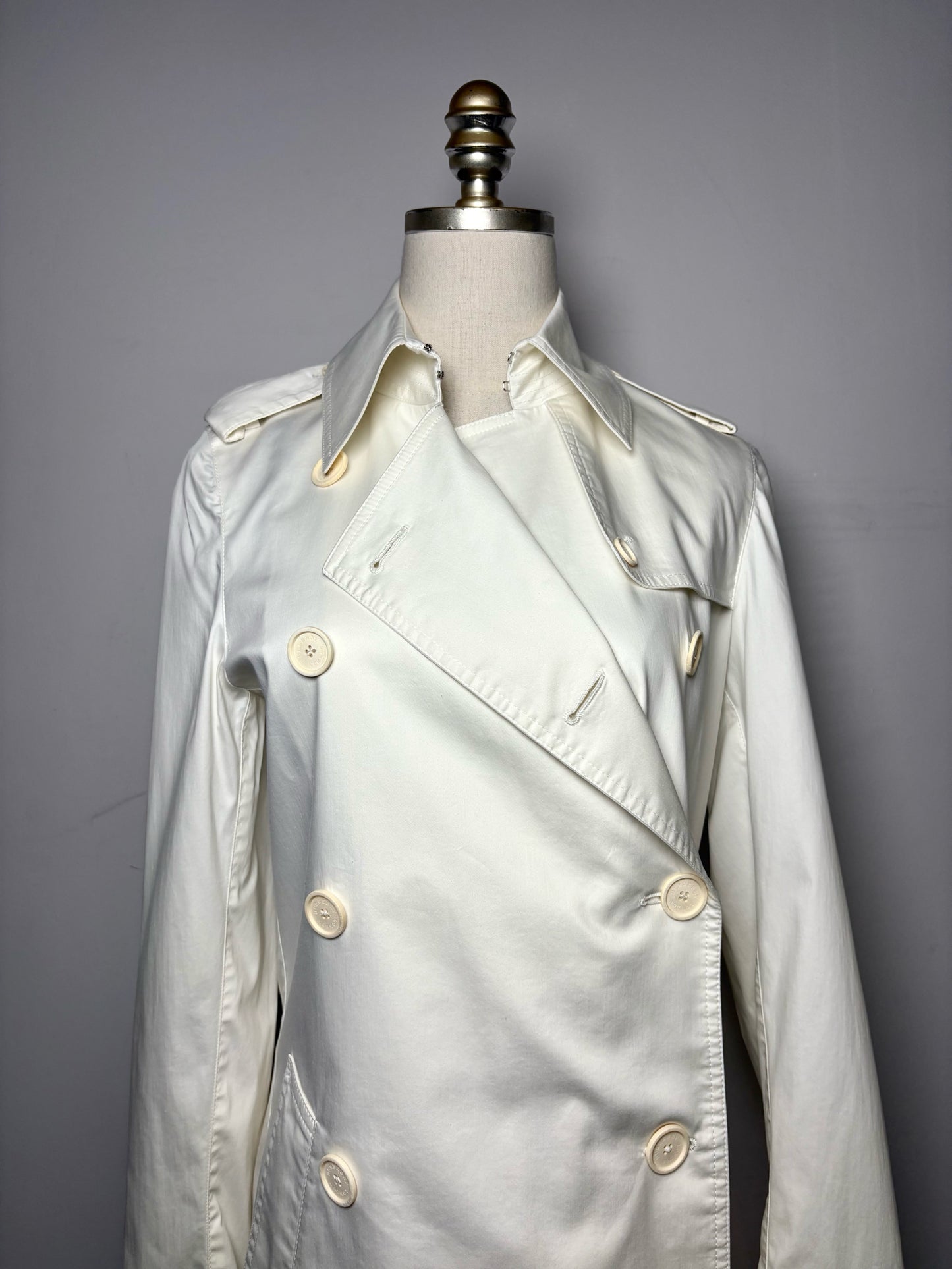 Women Size 4 Burberry White Cotton Blend Trench/Rain Coat
