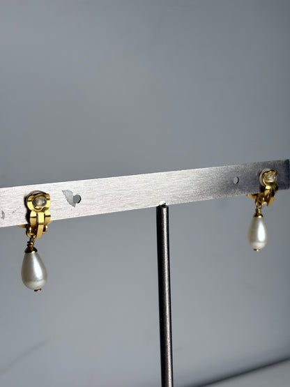 Chanel Vintage Pre-owned Faux Pearl Gold Earrings