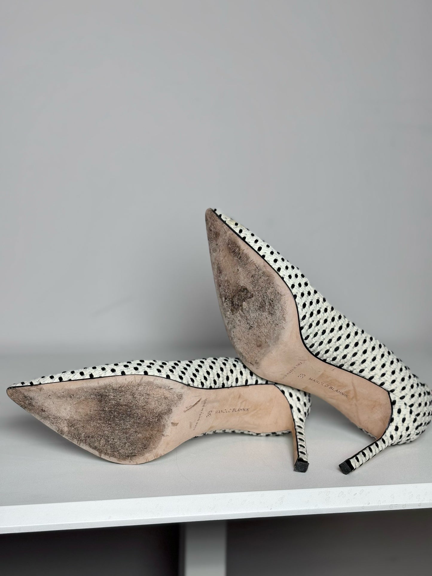 W Shoe Size 38 Manolo Blahnik Off-white, Black Dots Embroidery Pre-owned Heels