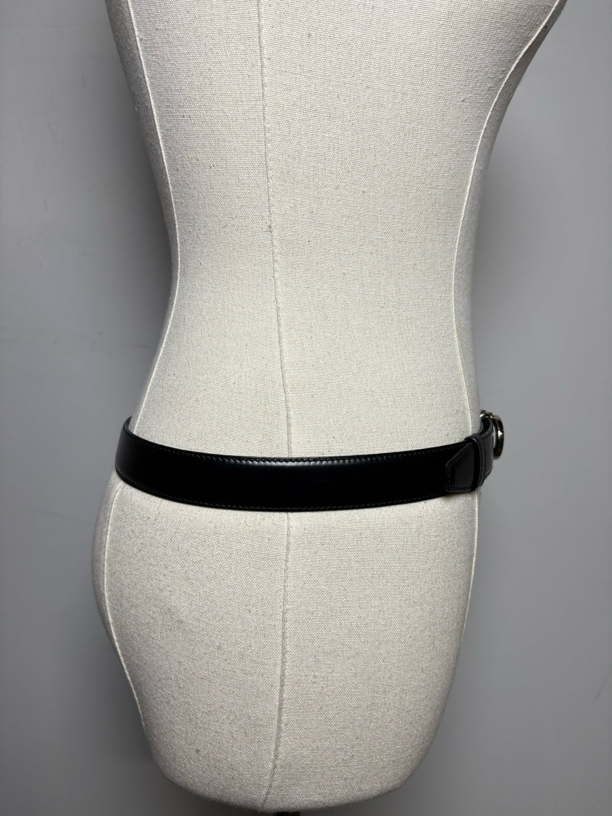Women's Authentic Salvatore Ferragamo Gancini Black Leather Silver-Tone Buckle Pre-Owned Belt