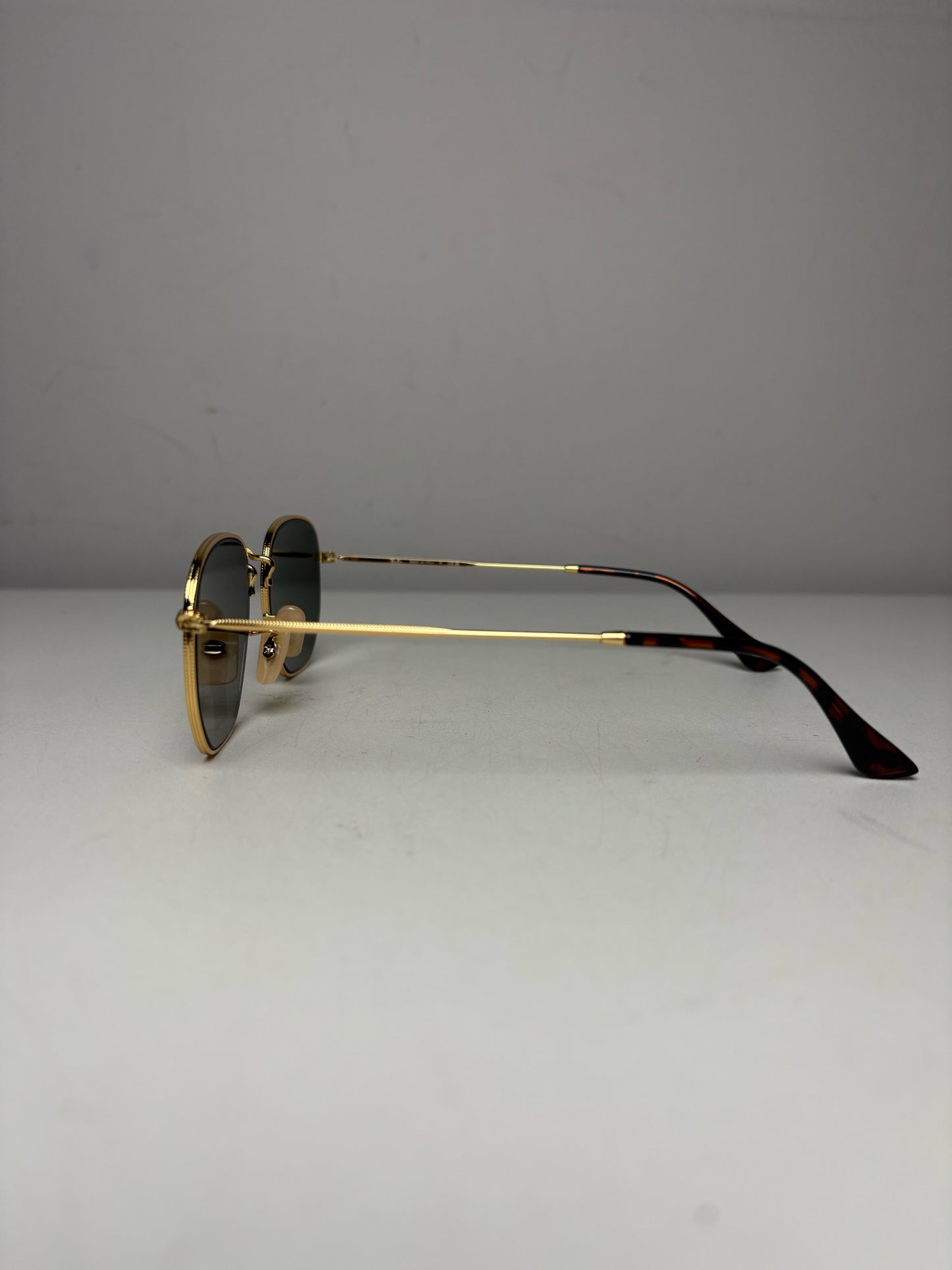 Ray-Ban RB3548N Hexagonal Flat Lens Arista Gold Polarized NWT Pre-Owned Sunglasses
