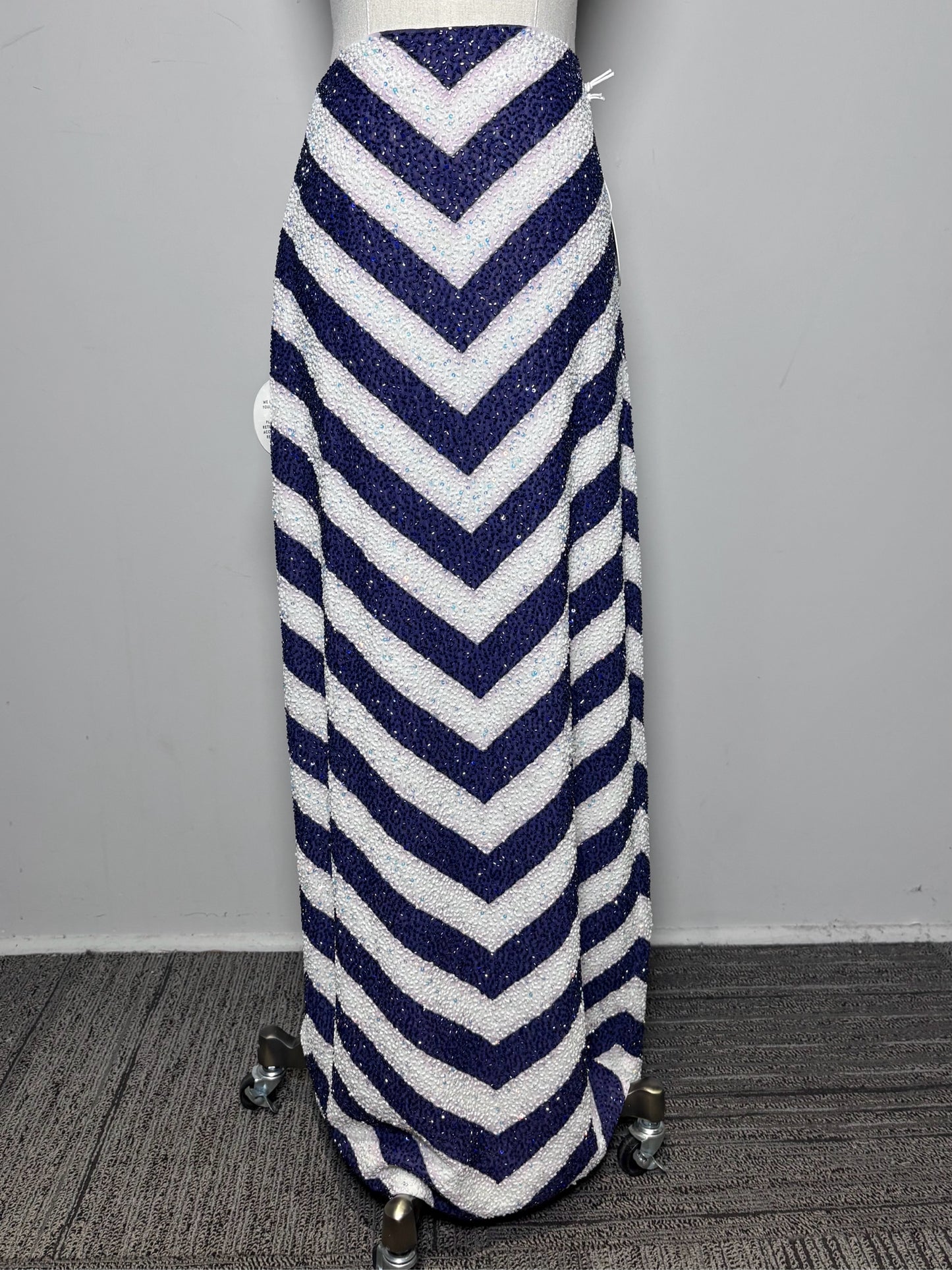 Women Size 8 Staud White, blue V-shapes NWT, Pre-owned Skirt