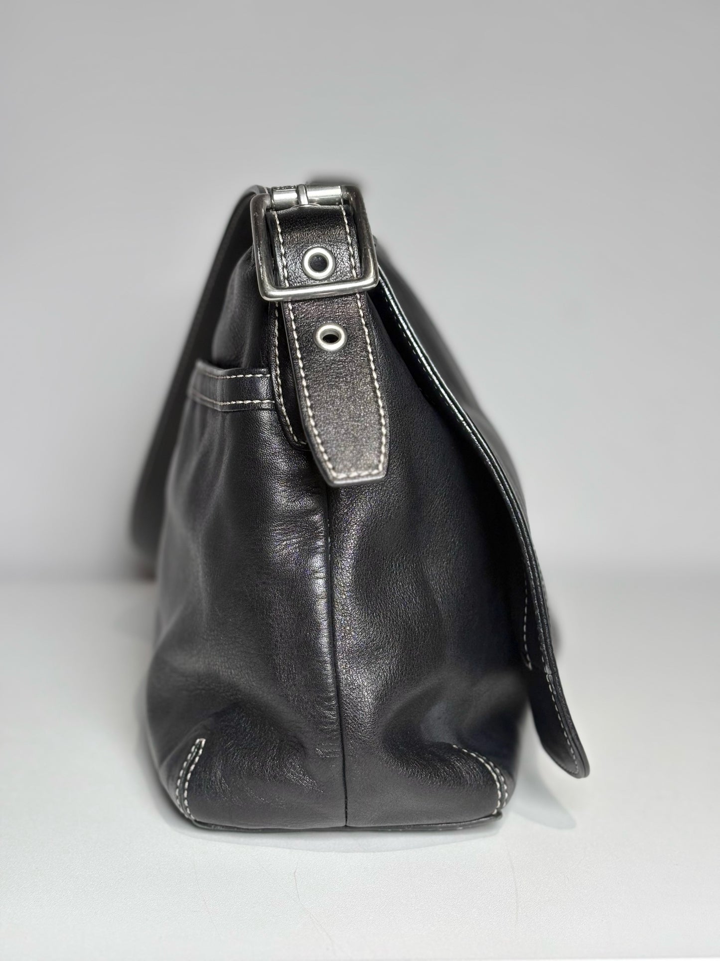 Women's Coach #9570 Hampton Legacy Black Flap Leather Pre-owned