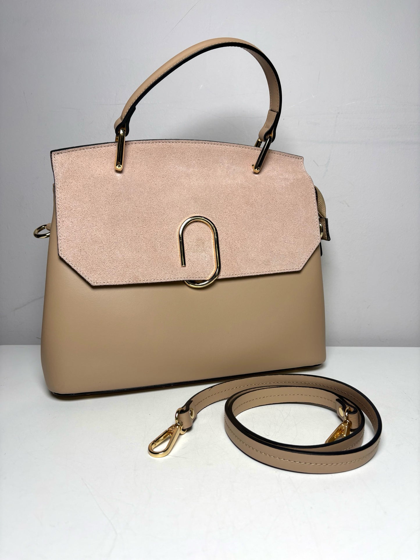Women's LePARMENTIER Solid Leather Pre-Owned, Like-New Nude Medium Purse