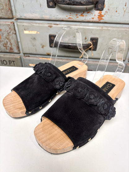 W Shoe Size 39 (8.5 US) Chanel Black Suede Camellia Flower Sandals