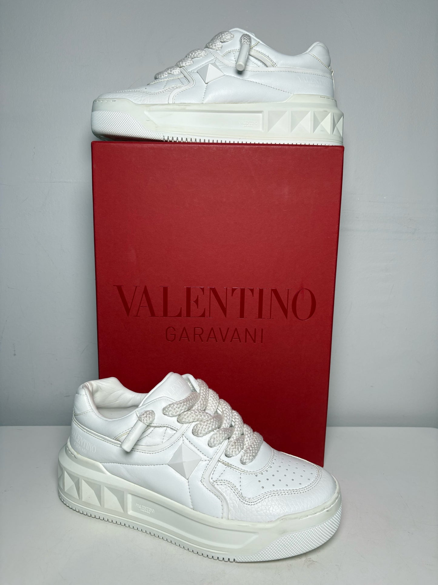 Women's Size 39 Valentino Garavani One Stud XL Nappa Leather Pre-Owned Sneakers